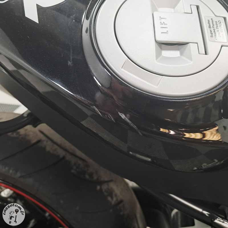 B.M.W. F800R 798 2013 accidentée - La Casse de l Oncle Tom