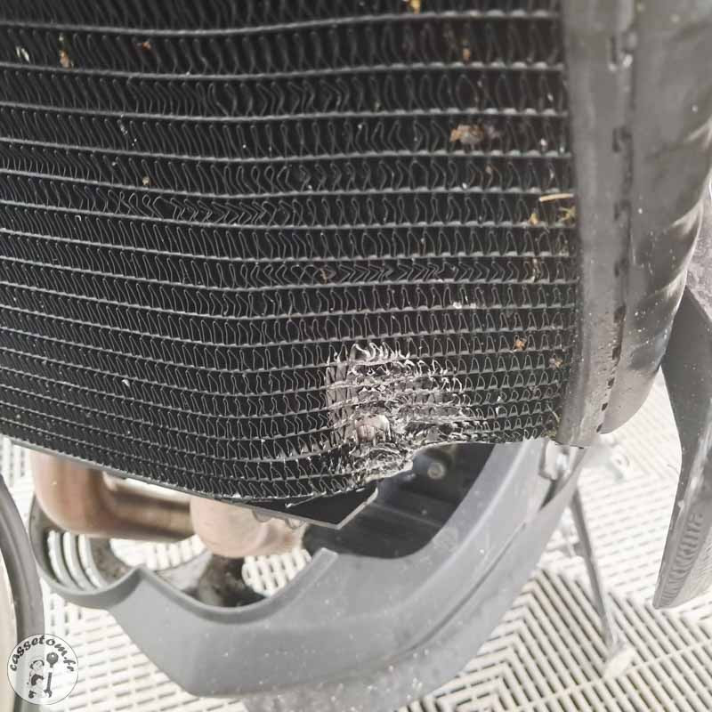 B.M.W. F800R 798 2013 accidentée - La Casse de l Oncle Tom