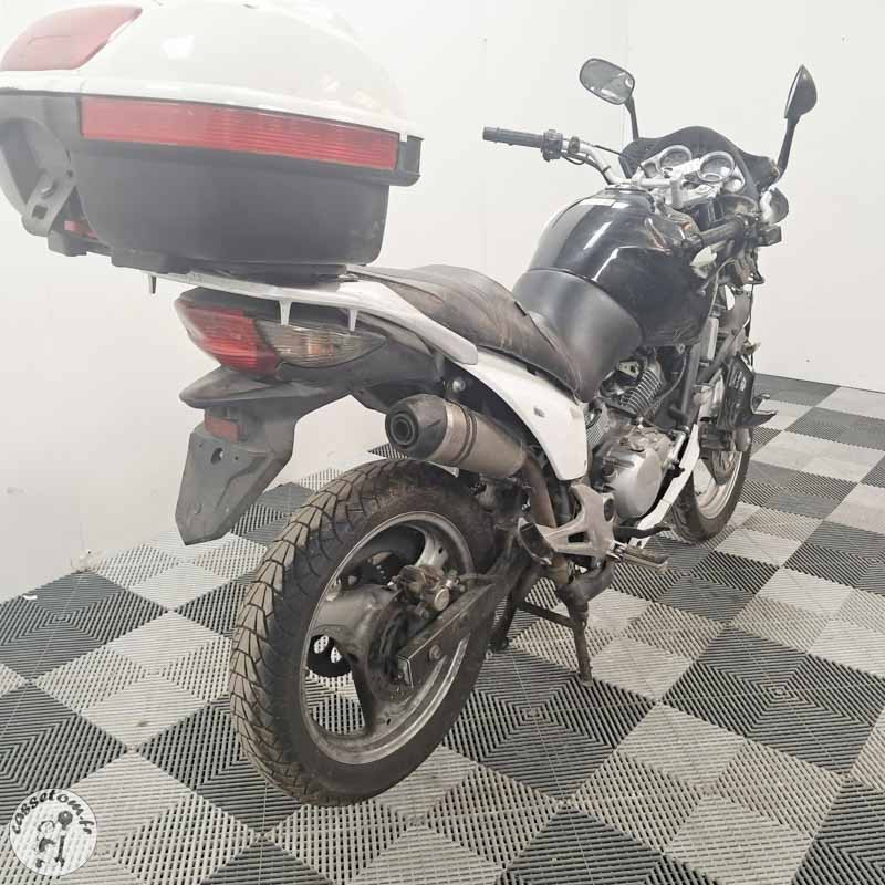 Honda XL125V Varadero 125 2009 accidentee - La Casse de l Oncle Tom