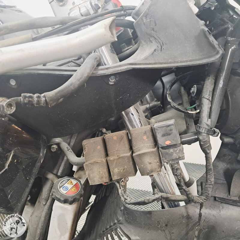 Honda XL125V Varadero 125 2009 accidentee - La Casse de l Oncle Tom