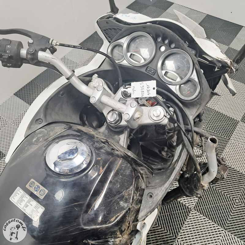 Honda XL125V Varadero 125 2009 accidentee - La Casse de l Oncle Tom