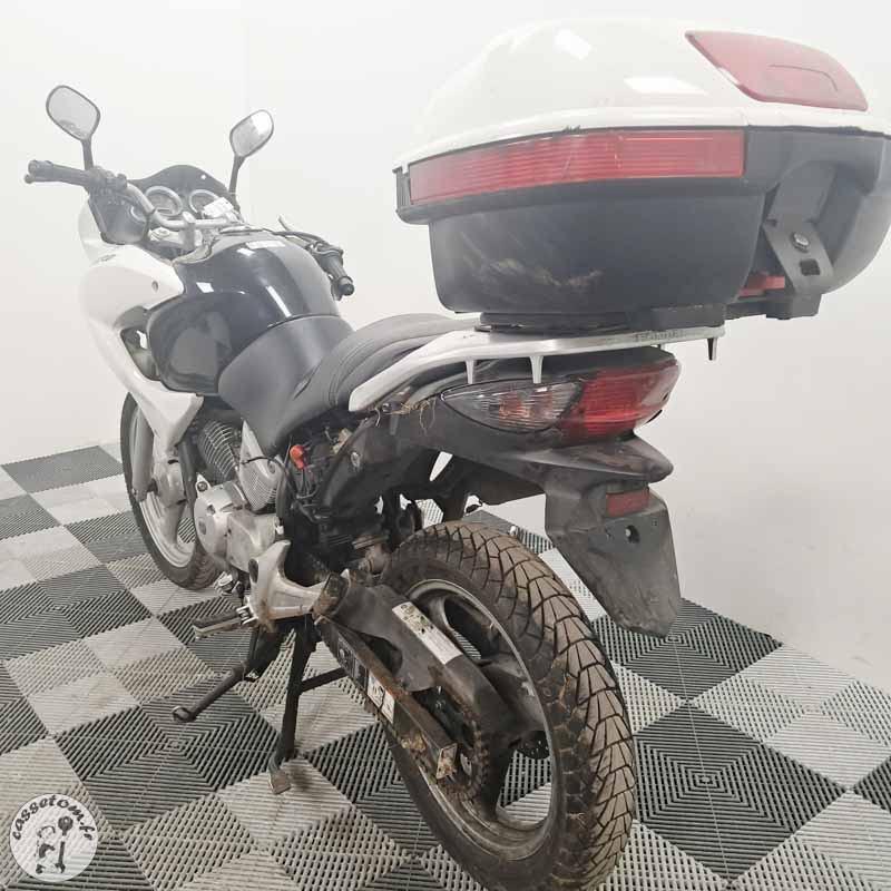 Honda XL125V Varadero 125 2009 accidentee - La Casse de l Oncle Tom