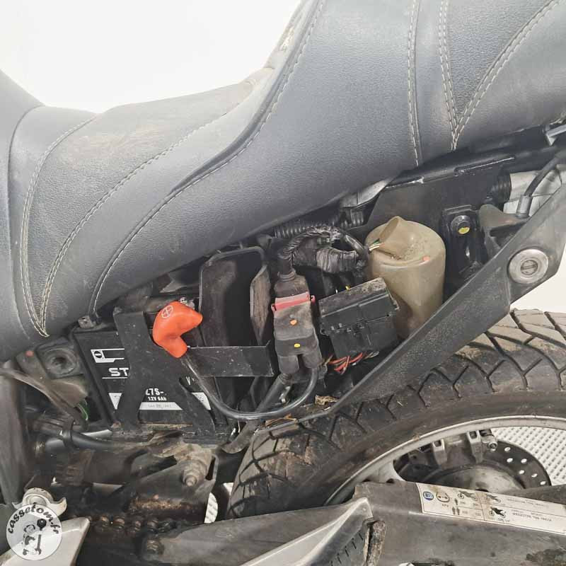 Honda XL125V Varadero 125 2009 accidentee - La Casse de l Oncle Tom