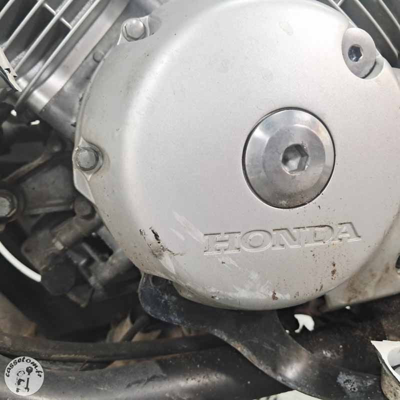 Honda XL125V Varadero 125 2009 accidentee - La Casse de l Oncle Tom