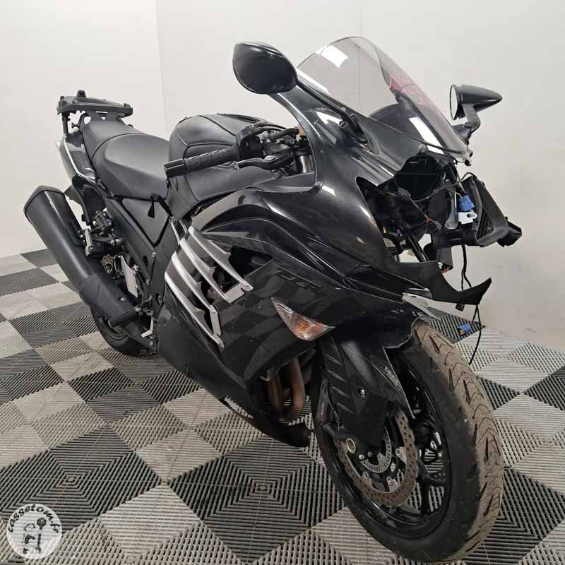 Kawasaki ZZR1400 2016 accidentée - La Casse de l'Oncle Tom