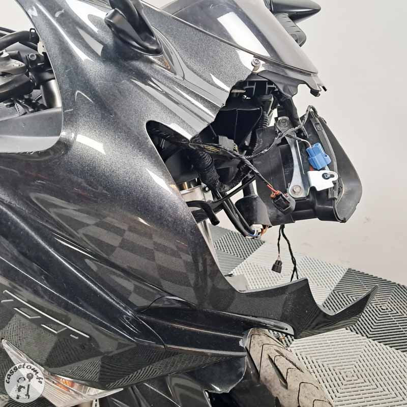 Kawasaki ZZR1400 2016 accidentée - La Casse de l'Oncle Tom