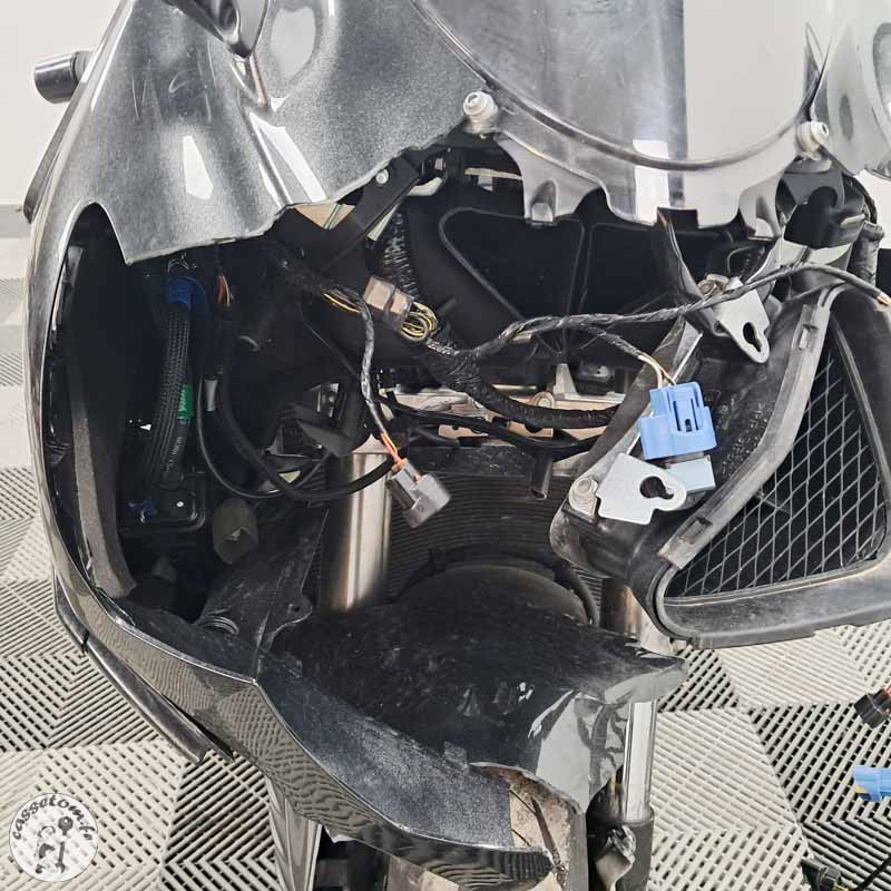 Kawasaki ZZR1400 2016 accidentée - La Casse de l'Oncle Tom