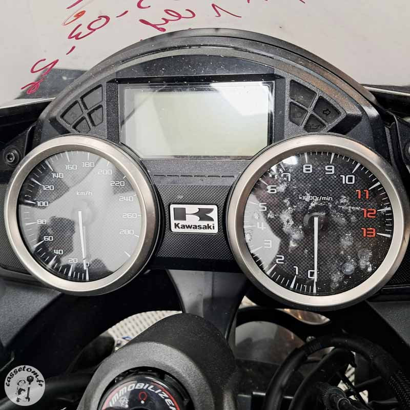 Kawasaki ZZR1400 2016 accidentée - La Casse de l'Oncle Tom