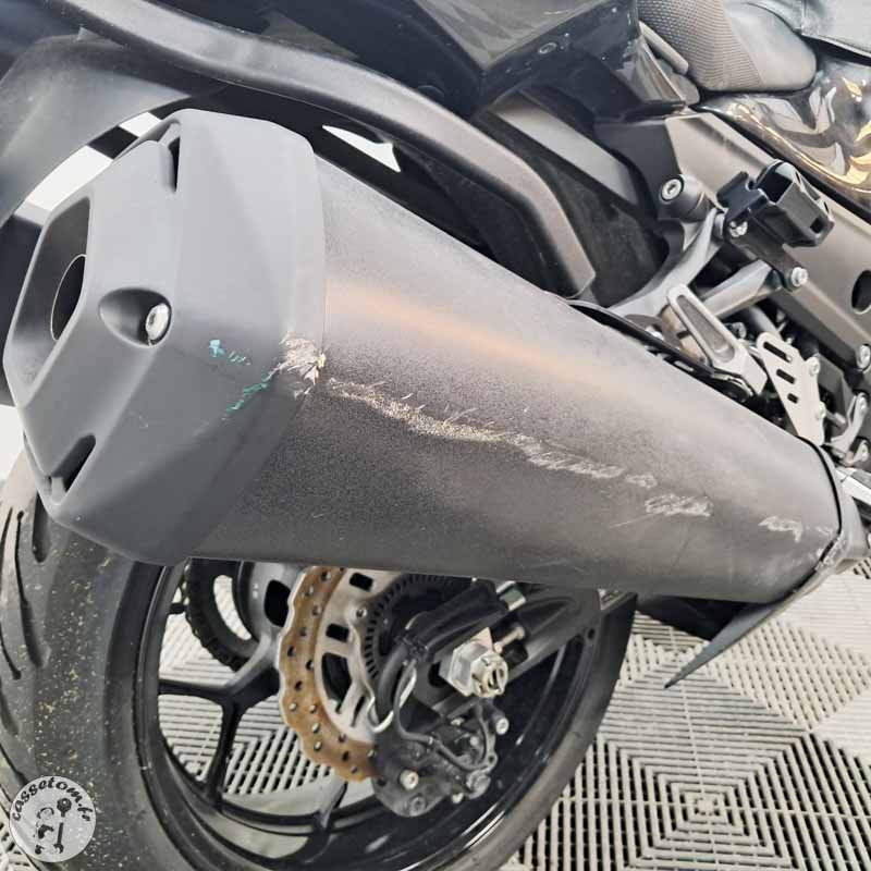 Kawasaki ZZR1400 2016 accidentée - La Casse de l'Oncle Tom