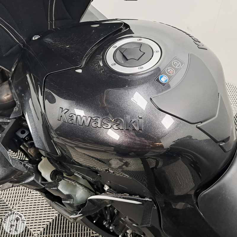 Kawasaki ZZR1400 2016 accidentée - La Casse de l'Oncle Tom