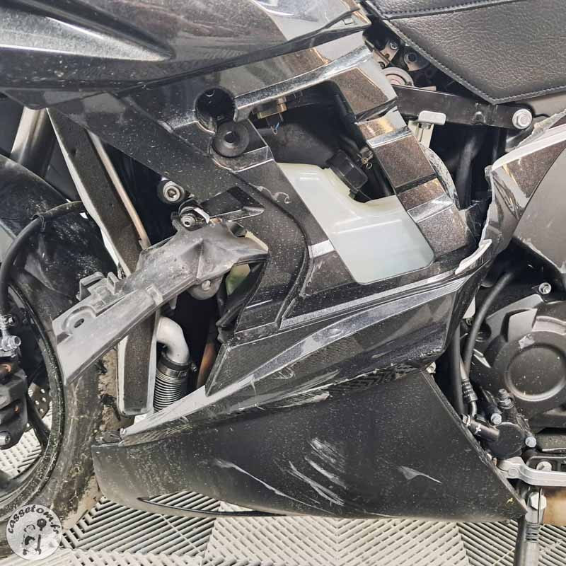 Kawasaki ZZR1400 2016 accidentée - La Casse de l'Oncle Tom