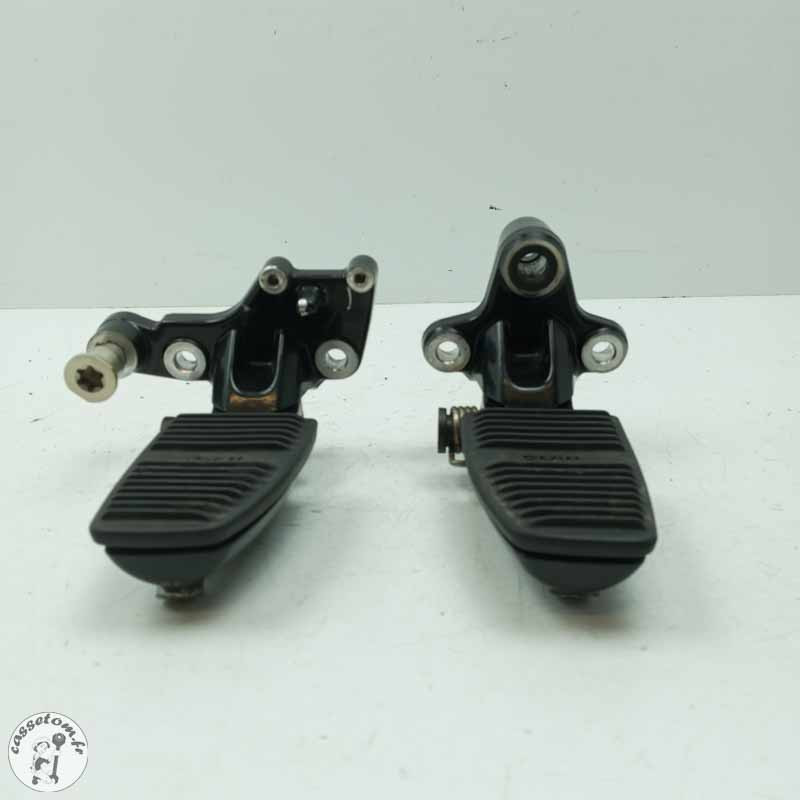 Platines avec reposes pieds avant  Bmw 1800 r18 b 2021 - Cassetom - Nos pieces motos