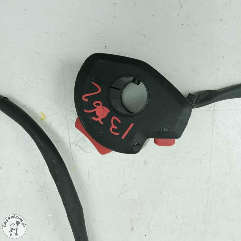 Commodo droit  Triumph 765 street triple r 2024 - Cassetom - Nos pieces motos