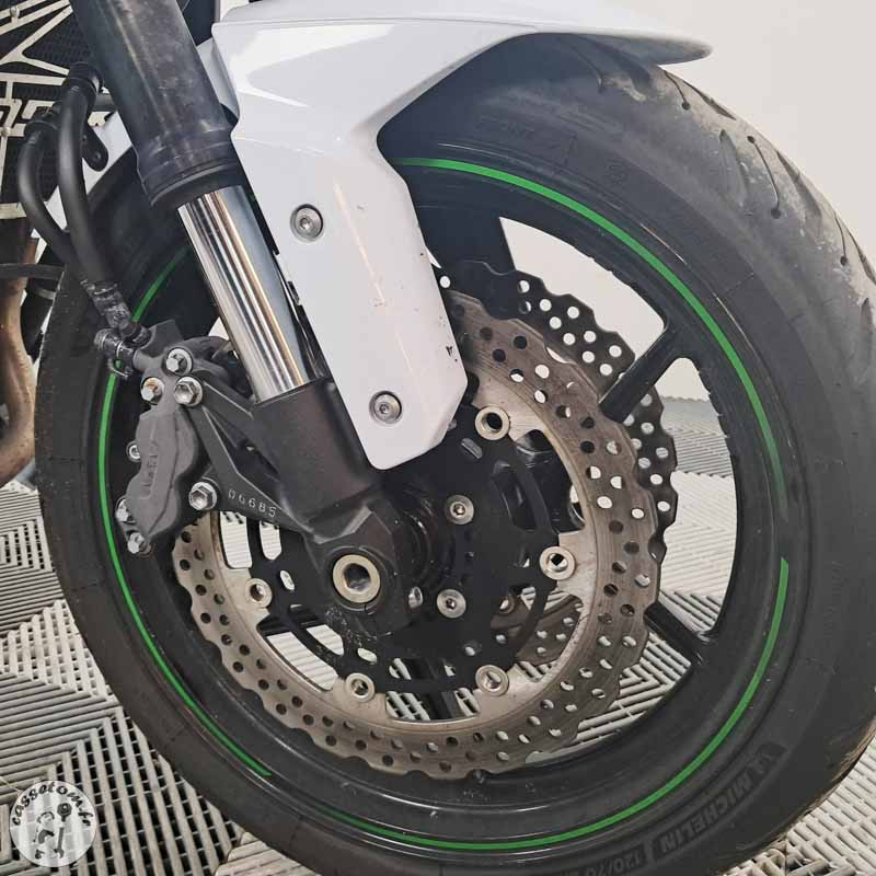 KAWASAKI Z800 806 2015 accidentée - La Casse de l Oncle Tom