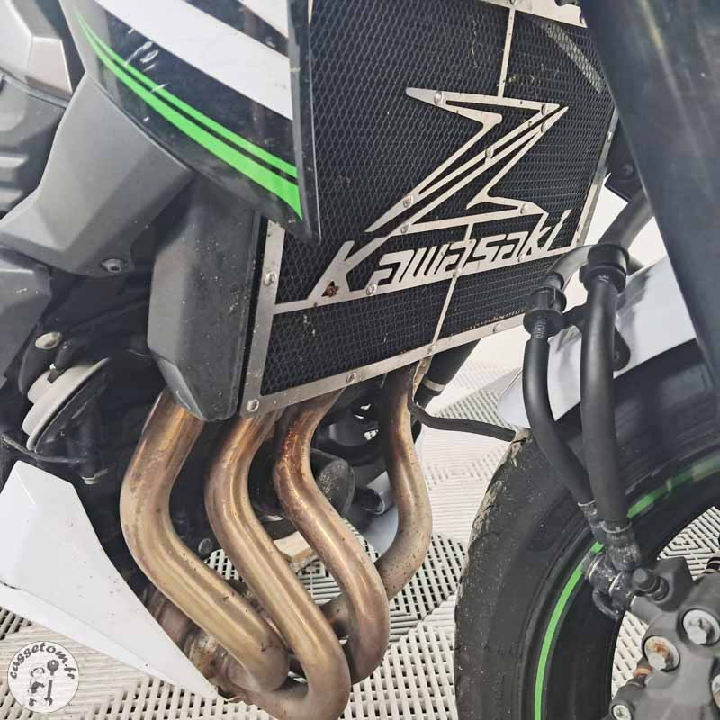 KAWASAKI Z800 806 2015 accidentée - La Casse de l Oncle Tom