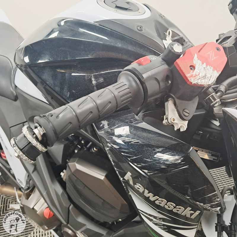 KAWASAKI Z800 806 2015 accidentée - La Casse de l Oncle Tom