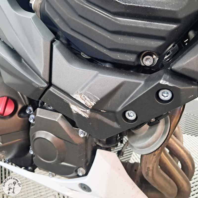 KAWASAKI Z800 806 2015 accidentée - La Casse de l Oncle Tom