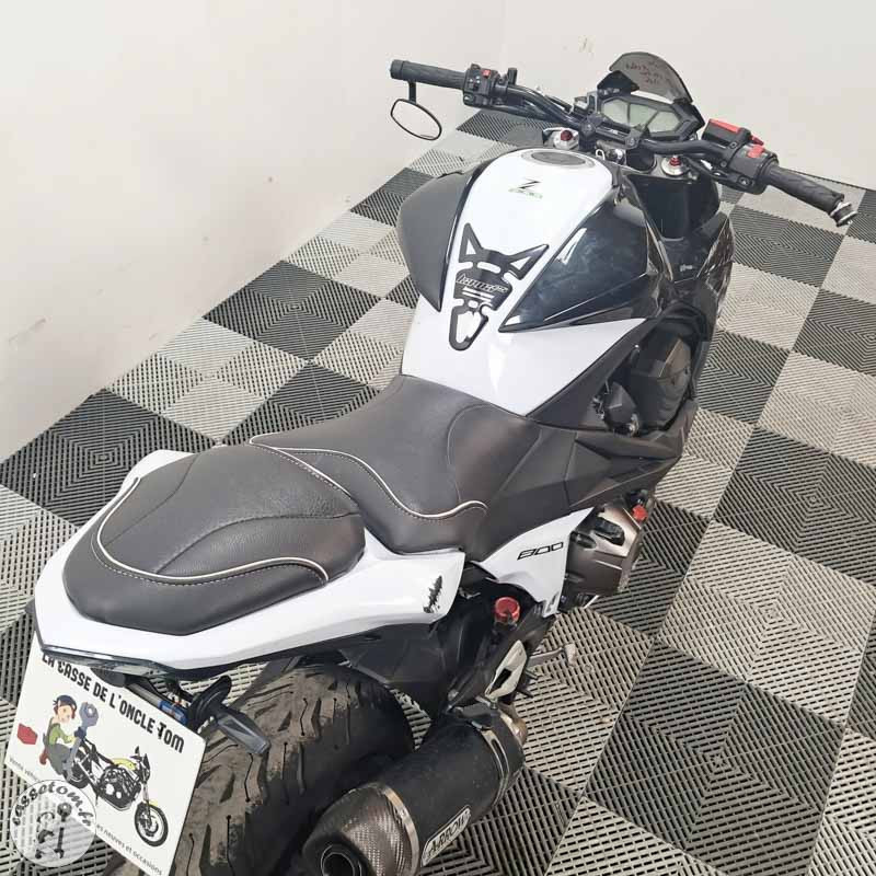 KAWASAKI Z800 806 2015 accidentée - La Casse de l Oncle Tom