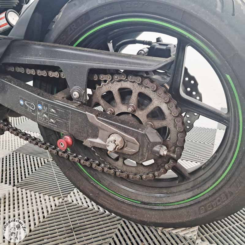 KAWASAKI Z800 806 2015 accidentée - La Casse de l Oncle Tom