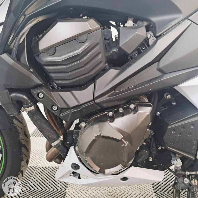 KAWASAKI Z800 806 2015 accidentée - La Casse de l Oncle Tom