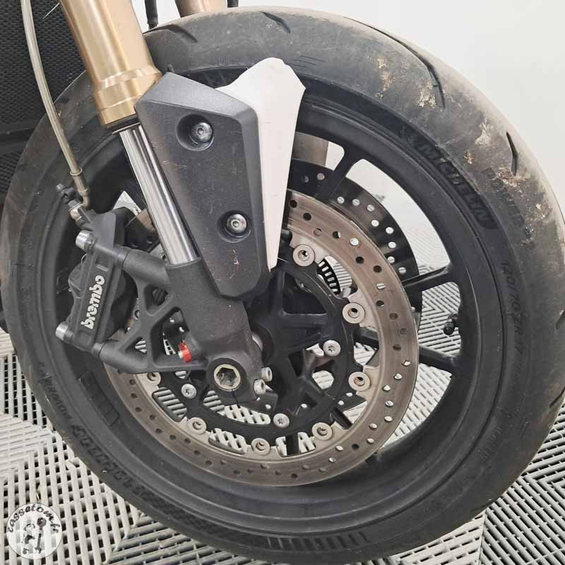 TRIUMPH SPEED TRI 1050 2013 accidentée - La Casse de l Oncle Tom