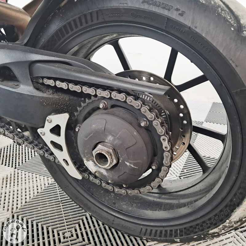 TRIUMPH SPEED TRI 1050 2013 accidentée - La Casse de l Oncle Tom