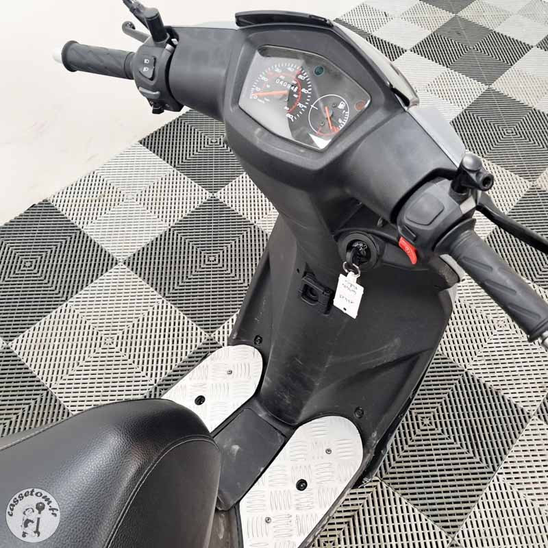 PEUGEOT KISBEE 50 2025 accidenté - La Casse de l Oncle Tom