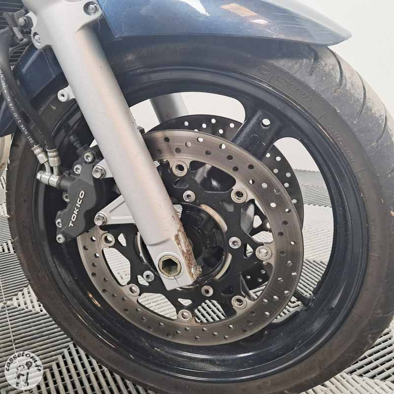 SUZUKI GSF650 656 2008 accidentée - La Casse de l Oncle Tom