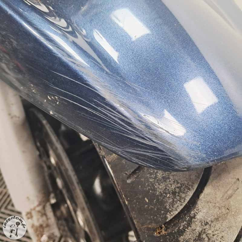 SUZUKI GSF650 656 2008 accidentée - La Casse de l Oncle Tom