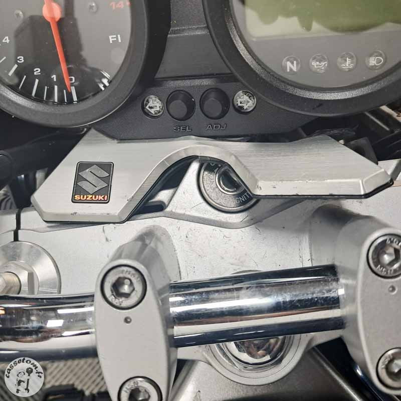SUZUKI GSF650 656 2008 accidentée - La Casse de l Oncle Tom