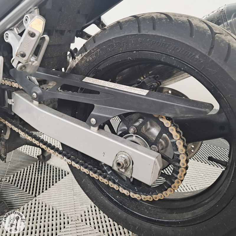 SUZUKI GSF650 656 2008 accidentée - La Casse de l Oncle Tom