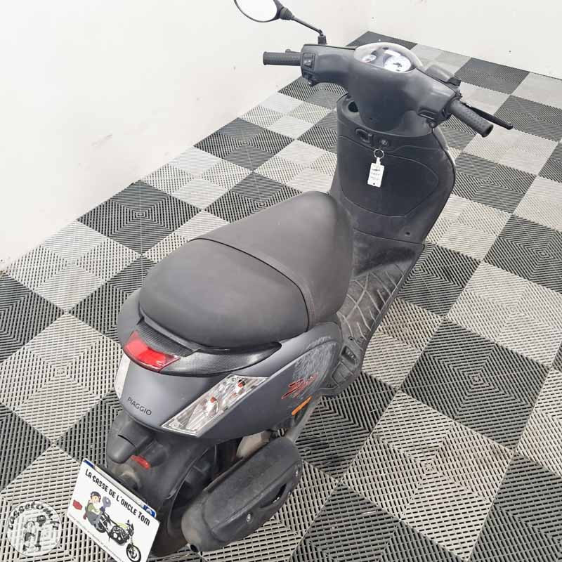 PIAGGIO ZIP 50 490 2022 accidenté - La Casse de l Oncle Tom