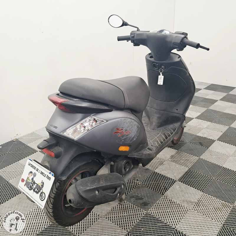 PIAGGIO ZIP 50 490 2022 accidenté - La Casse de l Oncle Tom