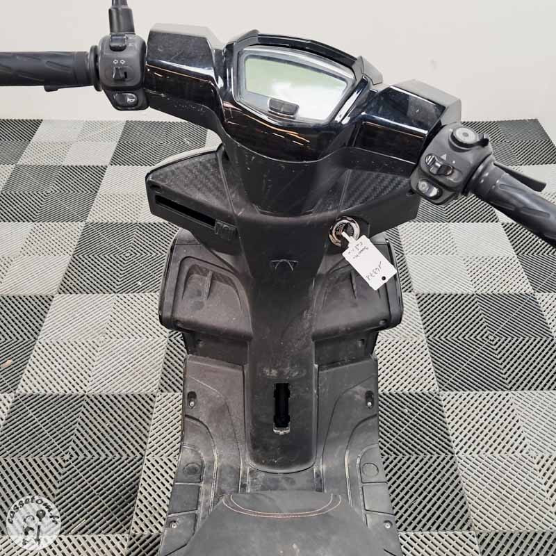 VASTRO I9 2021 accidenté - La Casse de l Oncle Tom