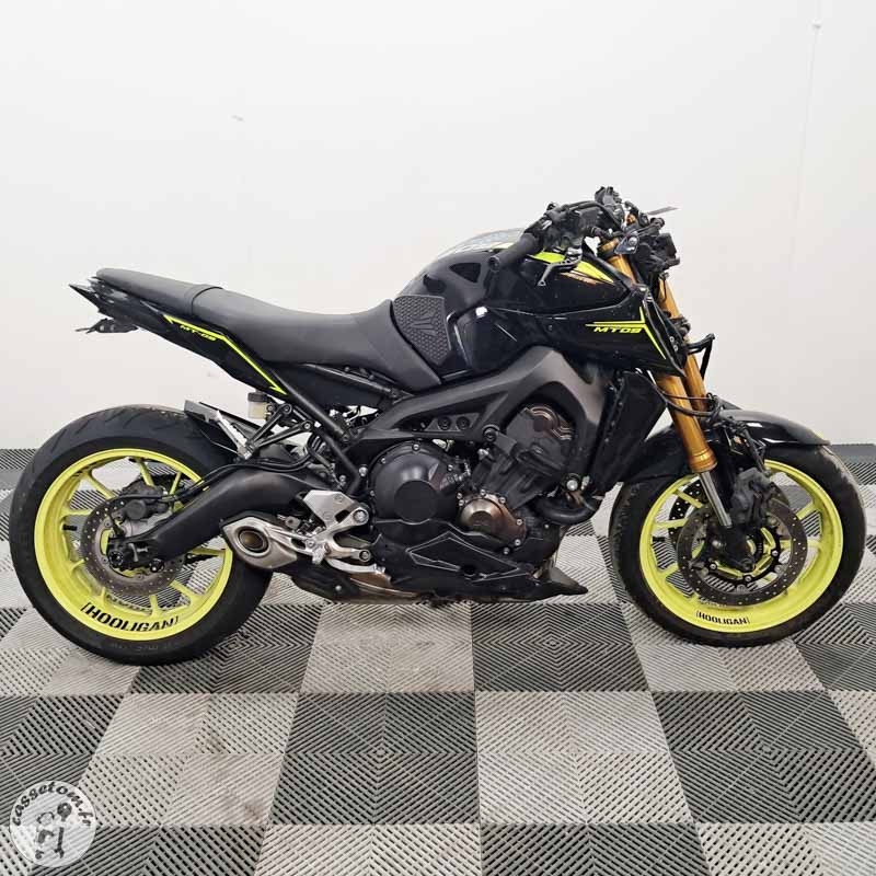 YAMAHA MT-09 847 2017 accidentée - La Casse de l Oncle Tom