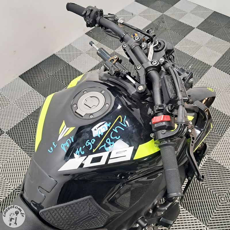 YAMAHA MT-09 847 2017 accidentée - La Casse de l Oncle Tom