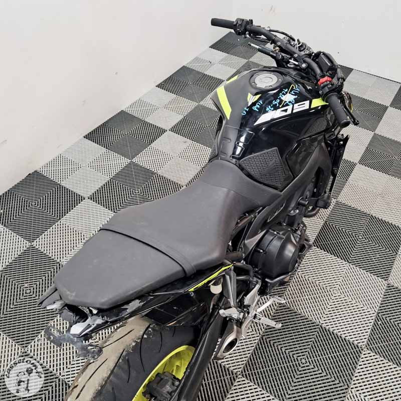 YAMAHA MT-09 847 2017 accidentée - La Casse de l Oncle Tom