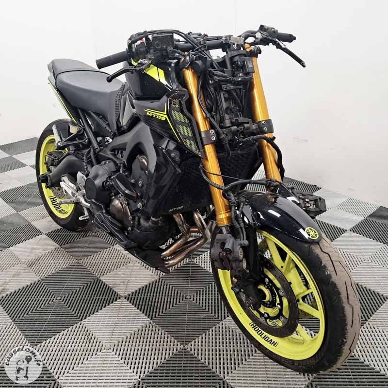 YAMAHA MT-09 847 2017 accidentée - La Casse de l Oncle Tom