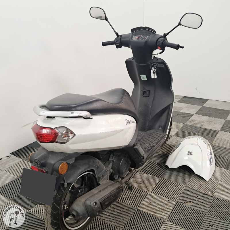 Peugeot Kisbee 50 2019 accidente - La Casse de l Oncle Tom