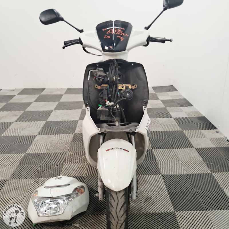 Peugeot Kisbee 50 2019 accidente - La Casse de l Oncle Tom