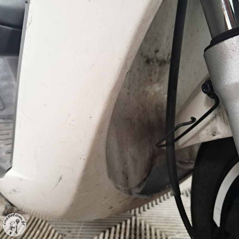 Peugeot Kisbee 50 2019 accidente - La Casse de l Oncle Tom