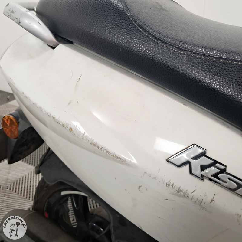 Peugeot Kisbee 50 2019 accidente - La Casse de l Oncle Tom