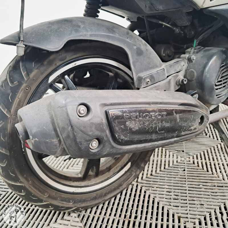Peugeot Kisbee 50 2019 accidente - La Casse de l Oncle Tom