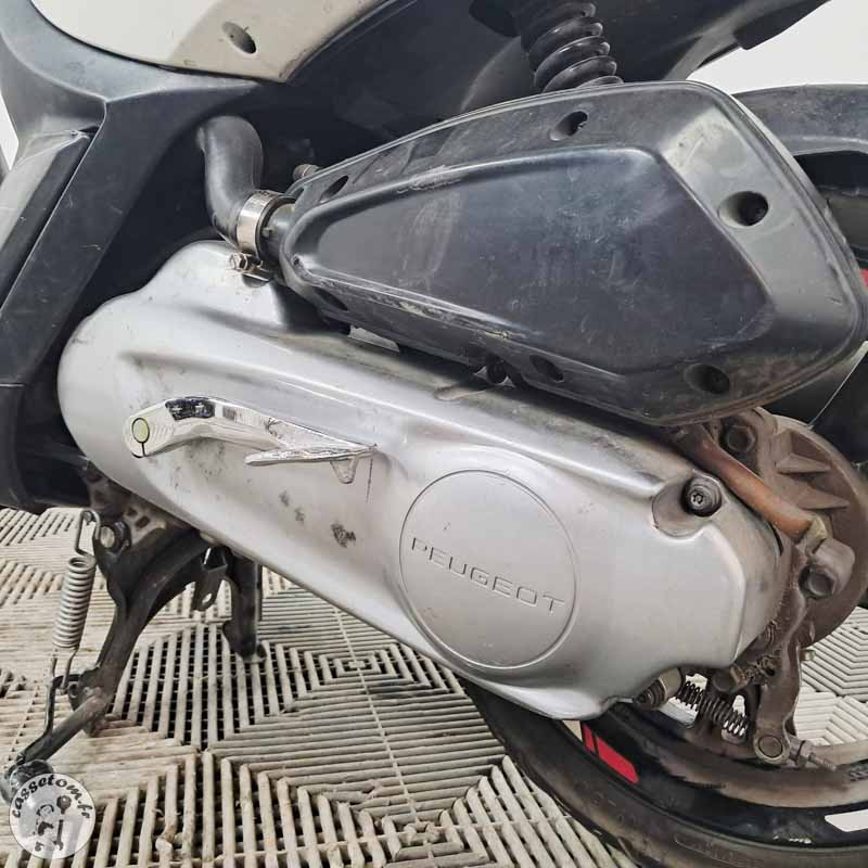 Peugeot Kisbee 50 2019 accidente - La Casse de l Oncle Tom