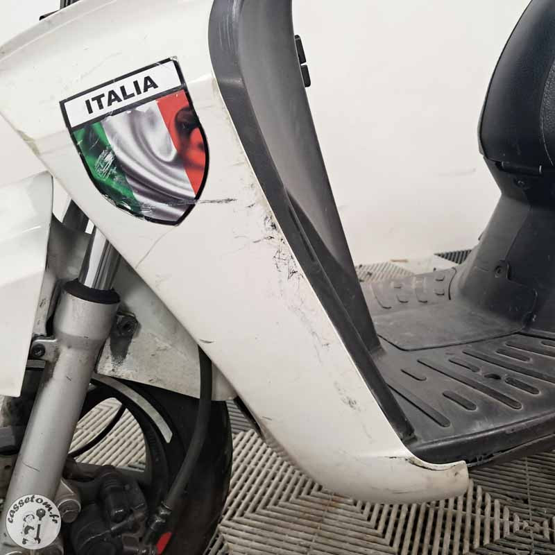 Peugeot Kisbee 50 2019 accidente - La Casse de l Oncle Tom