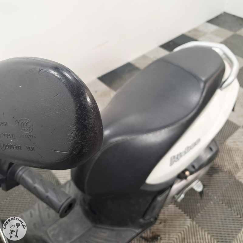 Peugeot Kisbee 50 2019 accidente - La Casse de l Oncle Tom