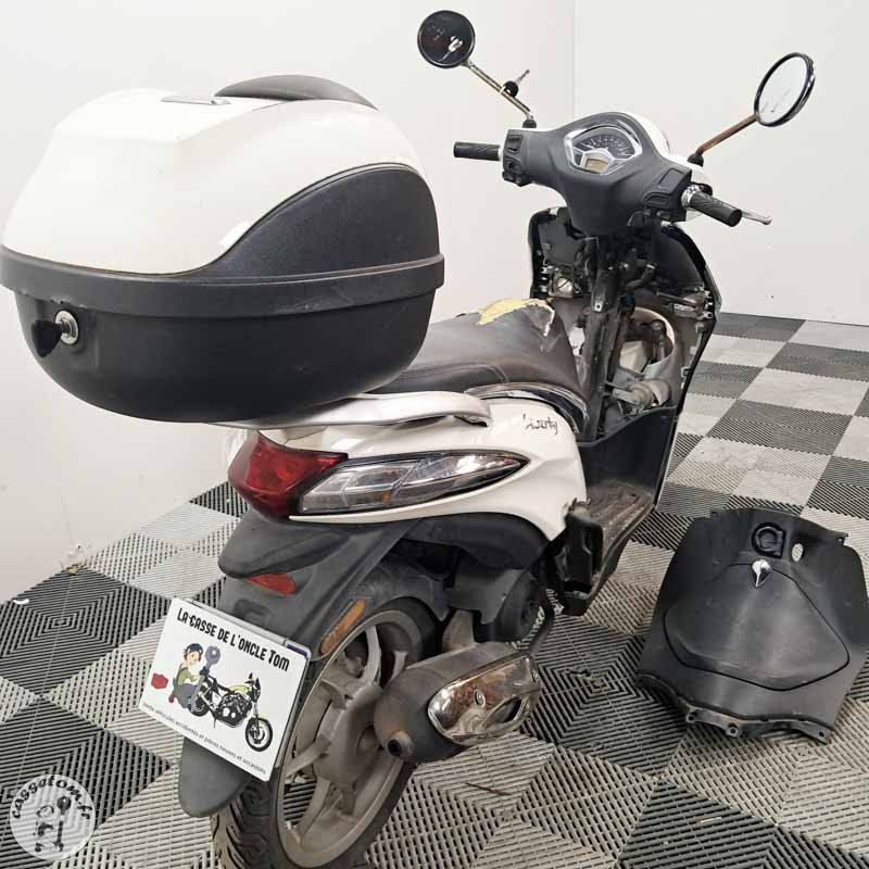 PIAGGIO LIB 50 500 2019 accidenté - La Casse de l Oncle Tom