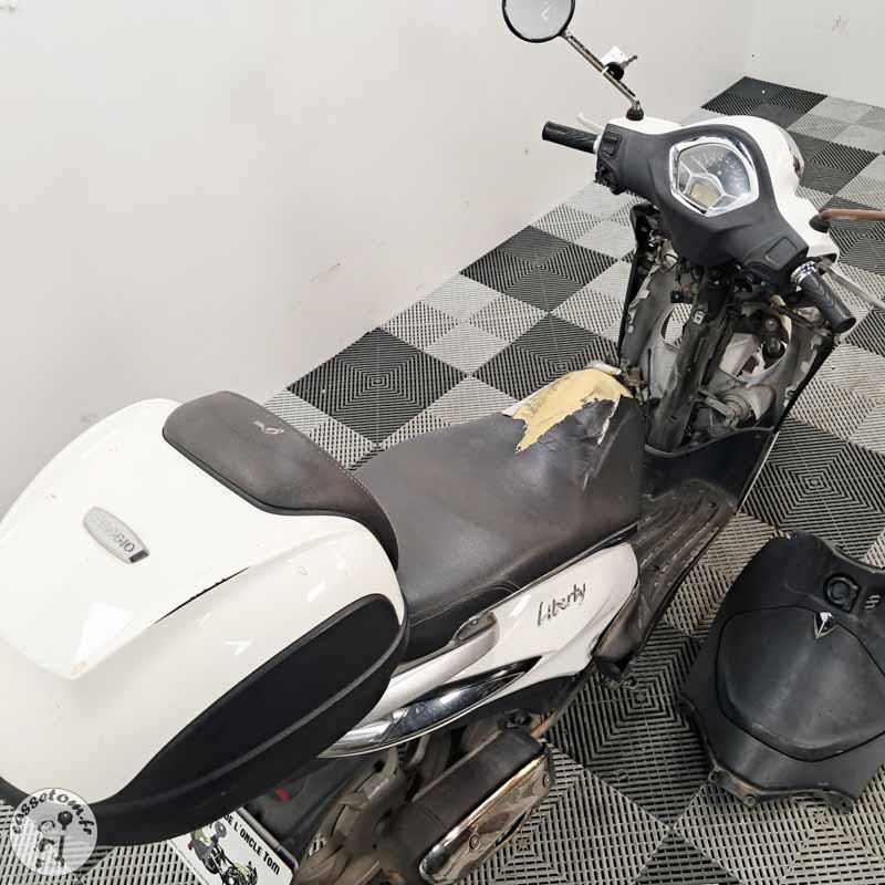PIAGGIO LIB 50 500 2019 accidenté - La Casse de l Oncle Tom