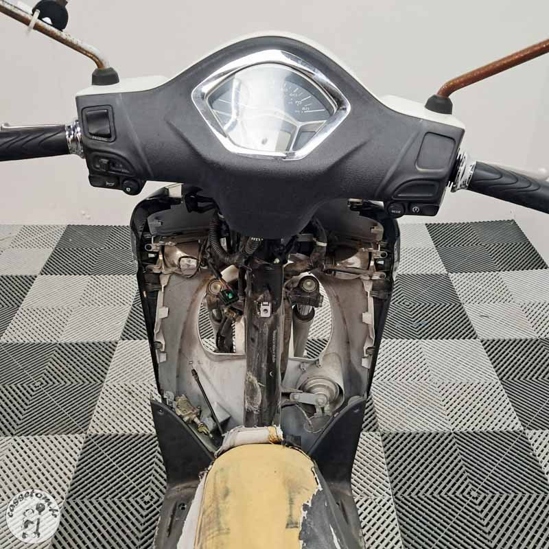 PIAGGIO LIB 50 500 2019 accidenté - La Casse de l Oncle Tom