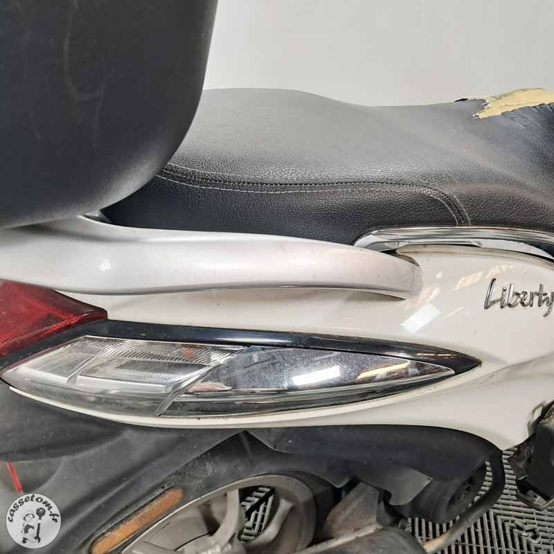 PIAGGIO LIB 50 500 2019 accidenté - La Casse de l Oncle Tom